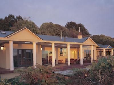 Stewart Island Lodge Oban  Экстерьер фото